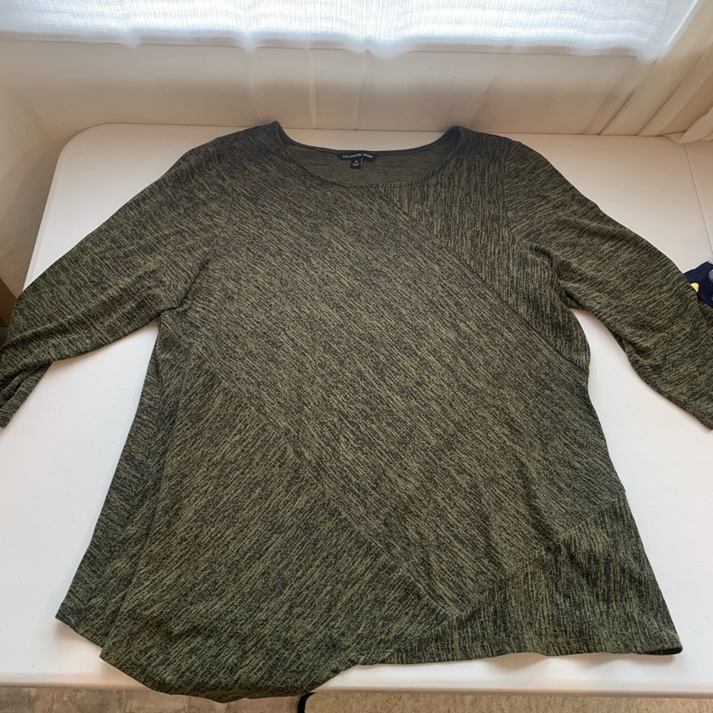 Green Zac and Rachel top. Size 1x